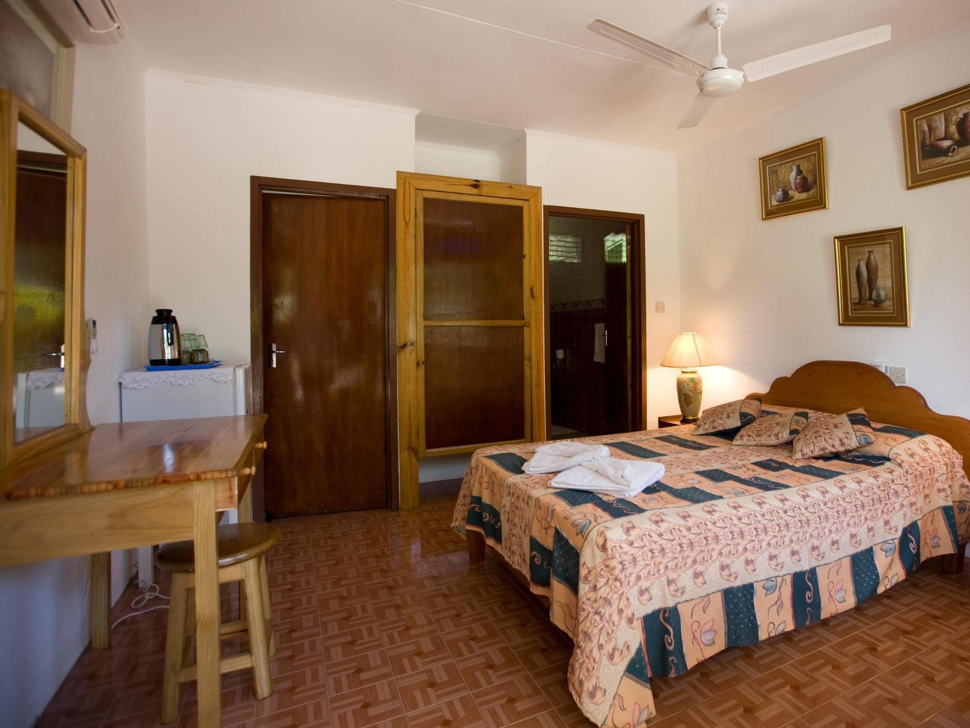 Chez Marston Hotel La Digue Exterior photo